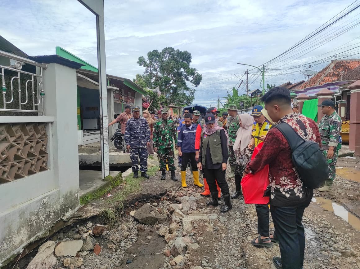 Bupati Banyuwangi Bersama Forkopimda Turun Langsung, Pastikan Penanganan Cepat Kerusakan Pascabanjir di Muncar